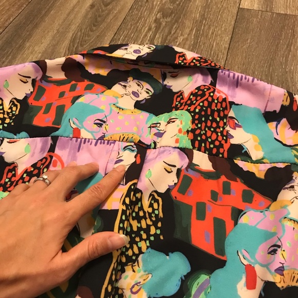 3/$10 🥳 Long sleeve button up crop top patterned L - Picture 6 of 12